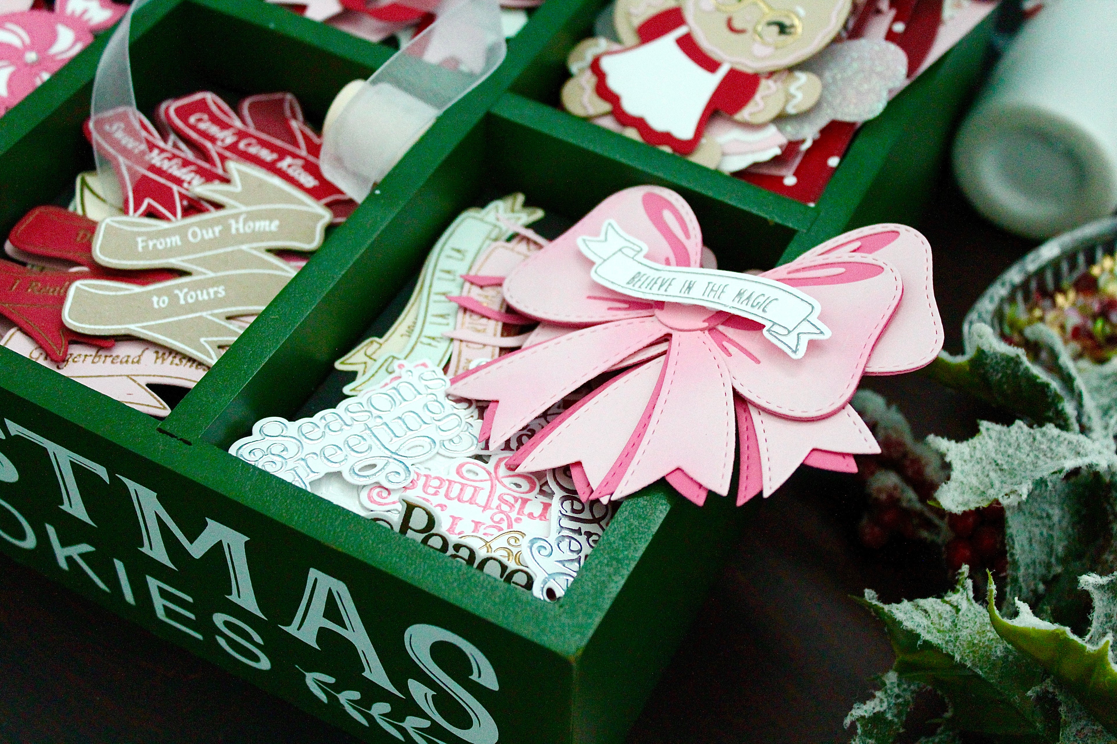 Banner Sentiments Die: Happy Holidays 1